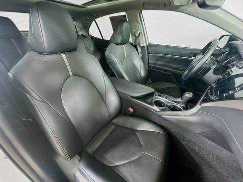 Used 2020 Toyota Camry XSE FWD image 45