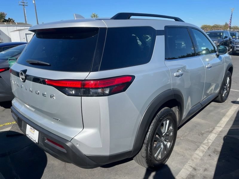 Used 2025 Nissan Pathfinder SV AWD/4WD image 3