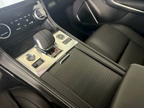 Certified 2025 Jaguar F-PACE R-Dynamic S image 21