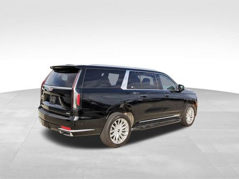 Used 2023 Cadillac Escalade ESV Premium Luxury image 4