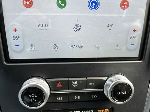 Used 2021 Ford Edge Titanium w/ Class II Trailer Tow Package image 18