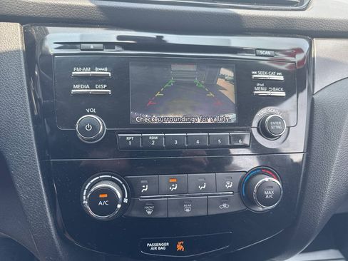 Used 2017 Nissan Rogue Sport S AWD/4WD image 28