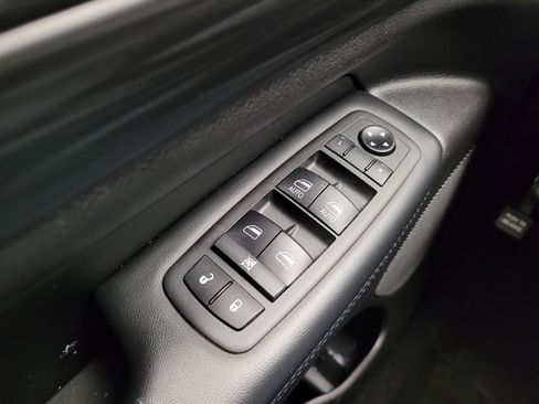 Used 2021 Jeep Grand Cherokee Laredo X AWD/4WD image 27