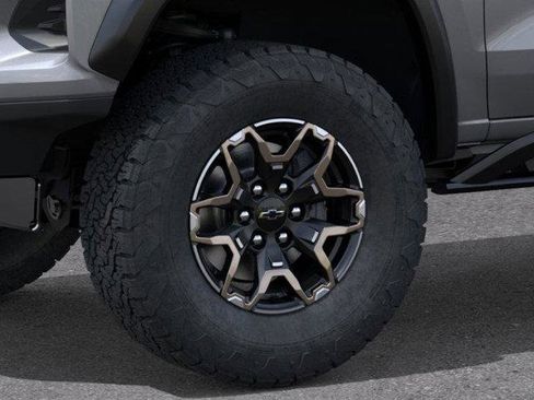 New 2026 Chevrolet Colorado ZR2 w/ Technology Package AWD/4WD image 9