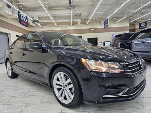 Used 2019 Volkswagen Passat Wolfsburg Edition image 4