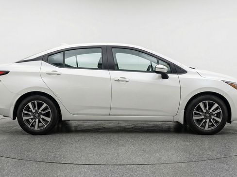 Used 2025 Nissan Versa SV image 11