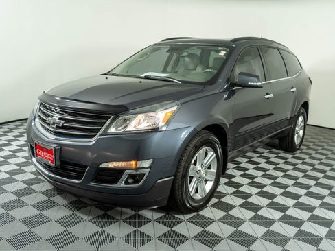 Used 2014 Chevrolet Traverse LT image 3