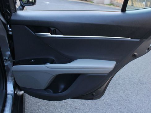 Used 2019 Toyota Camry LE FWD image 24