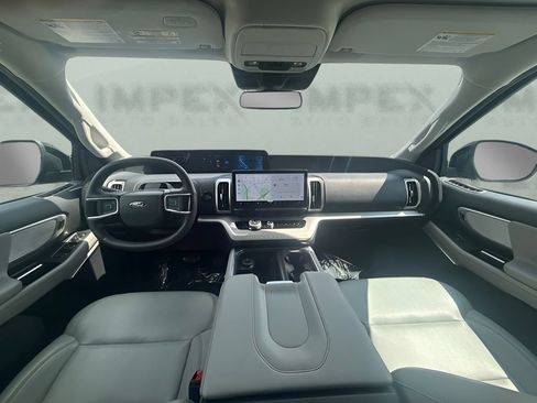 Used 2025 Ford Expedition Max Active RWD image 8