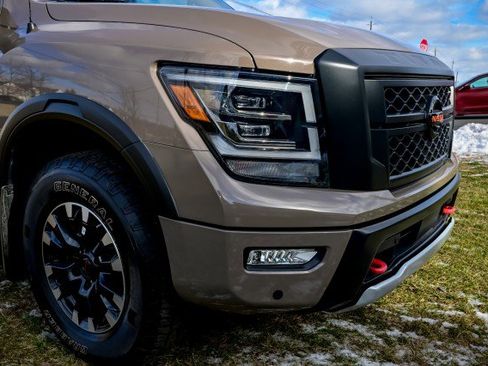 Used 2021 Nissan Titan PRO-4X w/ Pro-4x Convenience Package image 10