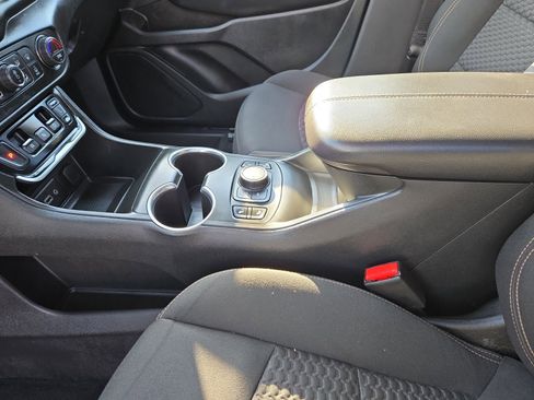 Used 2021 GMC Terrain SLE w/ Driver Convenience Package image 22