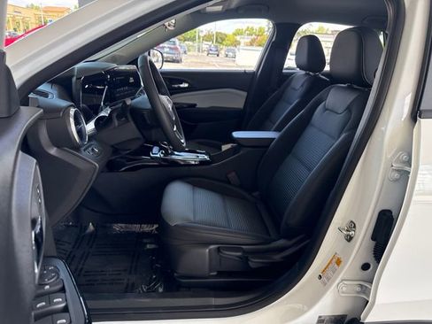 New 2026 Chevrolet Trax LT w/ LT Convenience Package FWD image 9