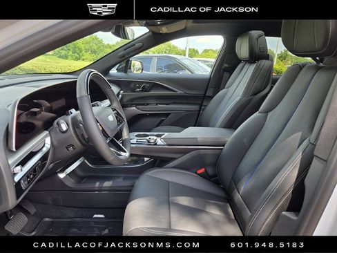 New 2026 Cadillac Lyriq Luxury RWD image 8