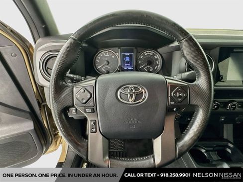Used 2016 Toyota Tacoma TRD Off-Road w/ Towing Package RWD image 11