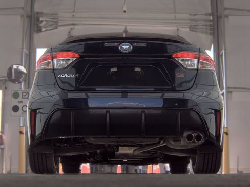 Used 2025 Toyota Corolla SE FWD image 5