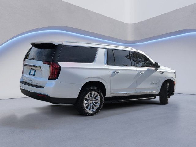 Used 2023 GMC Yukon XL SLT AWD/4WD image 4