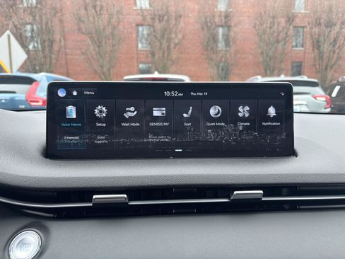 Used 2024 Genesis GV70 2.5T w/ Select Package image 18