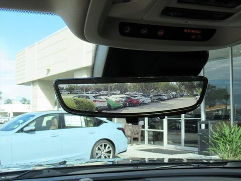 Used 2023 Buick Envision Avenir image 25