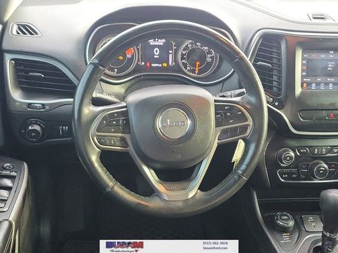 Used 2019 Jeep Cherokee Latitude w/ Cold Weather Group AWD/4WD image 18