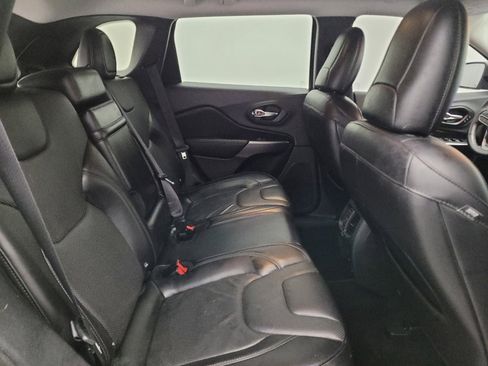 Used 2019 Jeep Cherokee Limited image 19