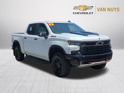 Used 2022 Chevrolet Silverado 1500 ZR2 w/ Technology Package AWD/4WD image 3