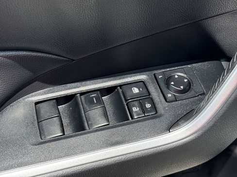 Used 2022 Toyota RAV4 LE FWD image 15