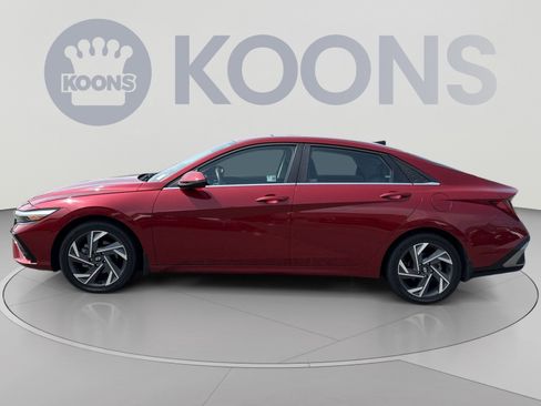 Used 2025 Hyundai Elantra Limited FWD image 2