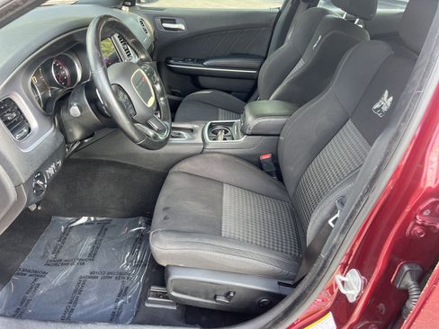 Used 2019 Dodge Charger Scat Pack RWD image 11