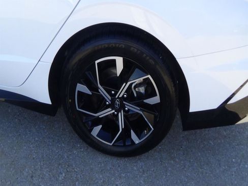Used 2025 Hyundai Sonata SEL FWD image 9
