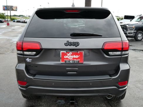 Used 2018 Jeep Grand Cherokee Altitude AWD/4WD image 6
