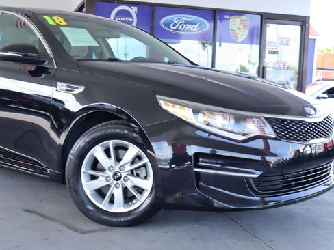 Used 2018 Kia Optima LX FWD image 2