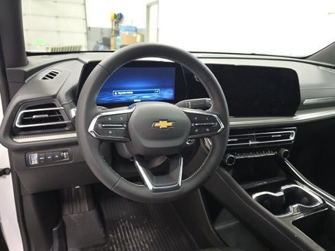 New 2026 Chevrolet Traverse LT w/ Driver Confidence Package AWD/4WD image 11