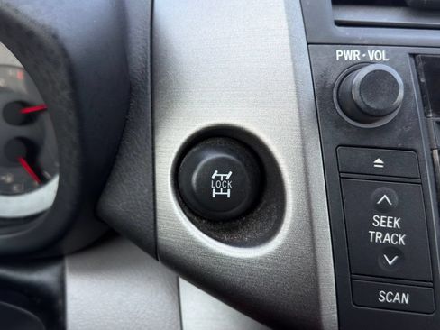Used 2010 Toyota RAV4 4WD image 32