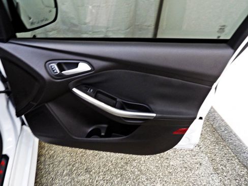 Used 2017 Ford Focus ST FWD image 11