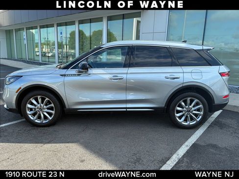 Certified 2022 Lincoln Corsair AWD w/ Premium Package image 2
