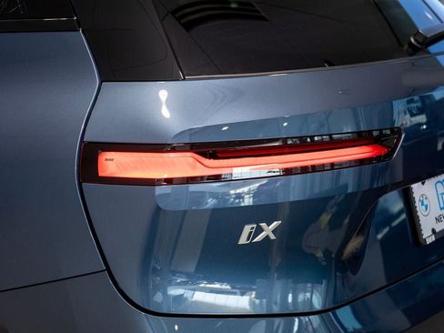 Used 2026 BMW iX xDrive45 w/ Premium Package image 9