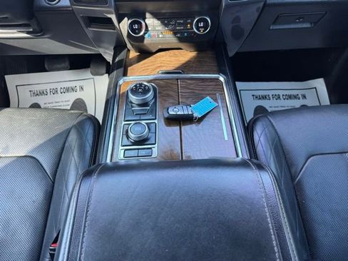 Used 2019 Ford Expedition Platinum image 21