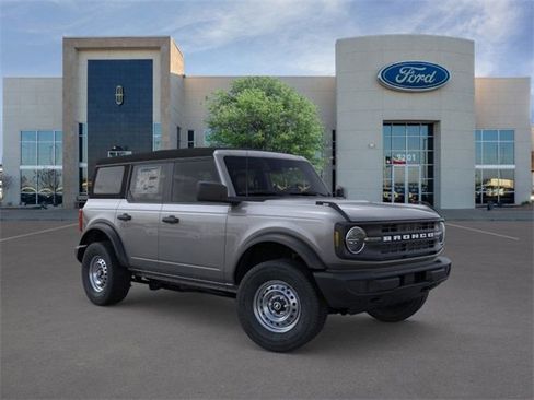 New 2025 Ford Bronco 4-Door image 7