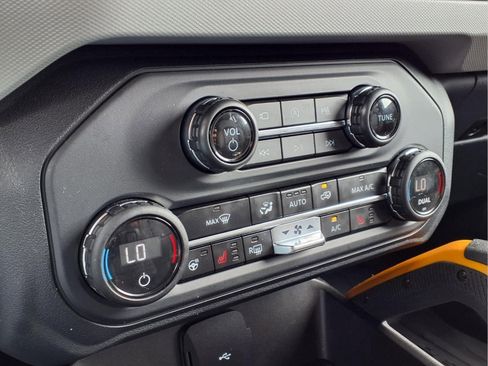 Used 2023 Ford Bronco Badlands AWD/4WD image 17