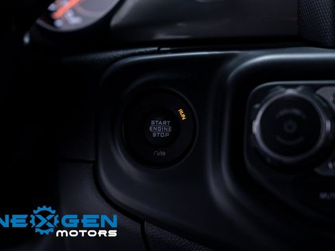 Used 2020 Jeep Wrangler Unlimited Sahara image 13