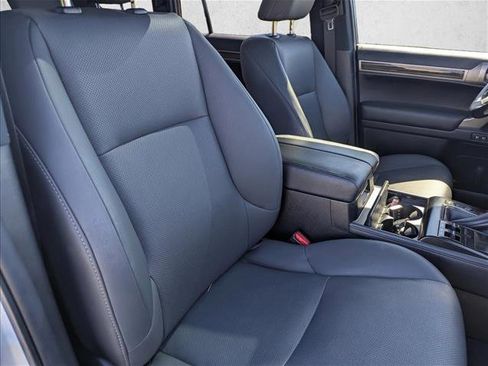 Used 2021 Lexus GX 460 Premium w/ Premium Package image 28
