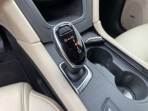 Used 2018 Cadillac XT5 Premium Luxury image 14