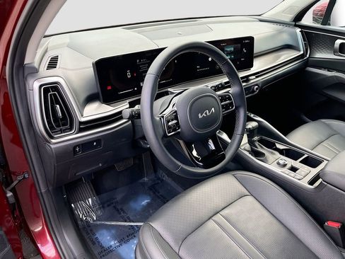 Certified 2025 Kia Sorento S w/ Panoramic Sunroof Package FWD image 15