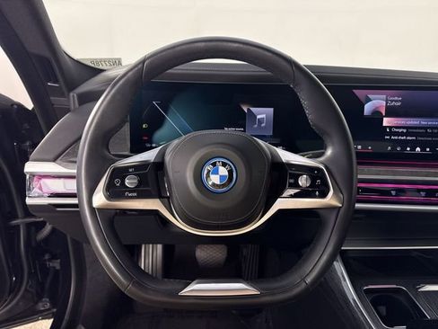 Used 2023 BMW i7 xDrive60 AWD/4WD image 10