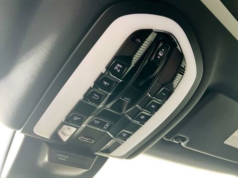 Used 2023 Porsche Macan S AWD/4WD image 12