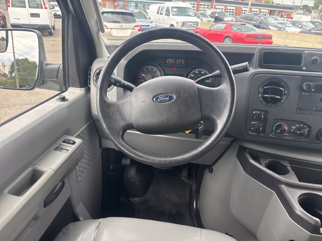 Used 2014 Ford E-250 and Econoline 250 Extended w/ Power Group RWD image 14