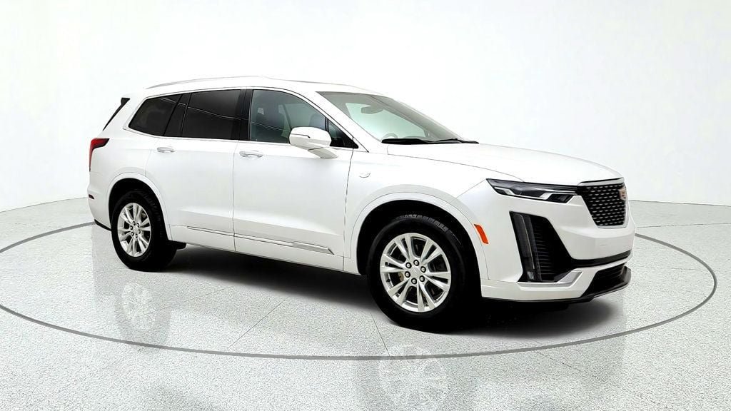 Used 2024 Cadillac XT6 Luxury FWD image 3