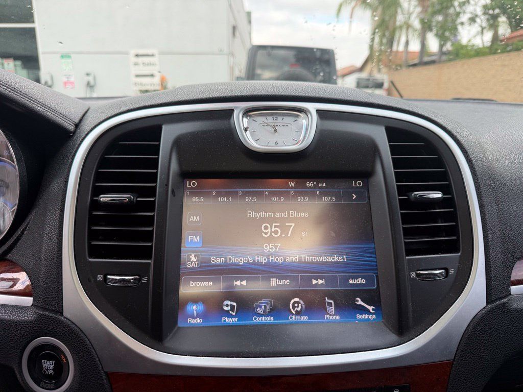 Used 2013 Chrysler 300 RWD image 27