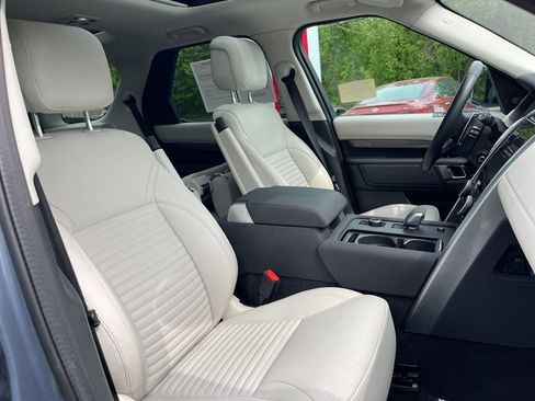 Used 2023 Land Rover Discovery S AWD/4WD image 18