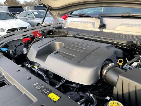 New 2026 Land Rover Defender 130 X-Dynamic SE image 33